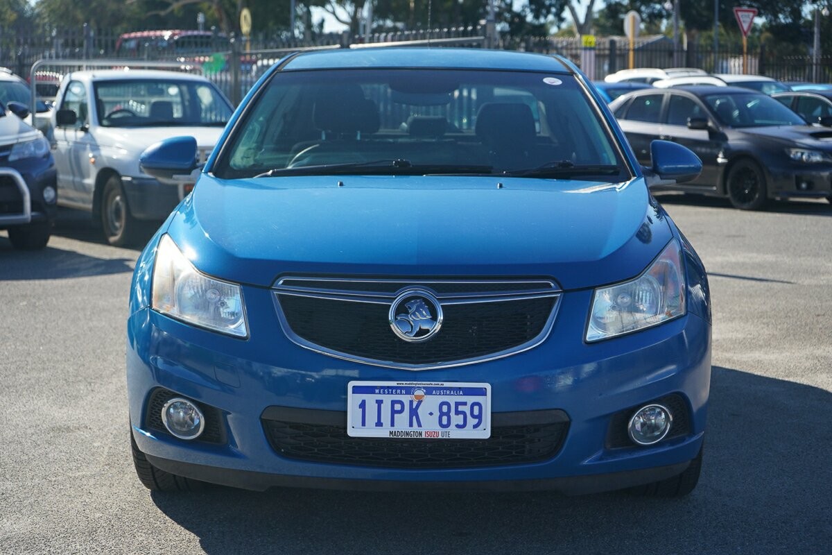 Holden Cruze image 3