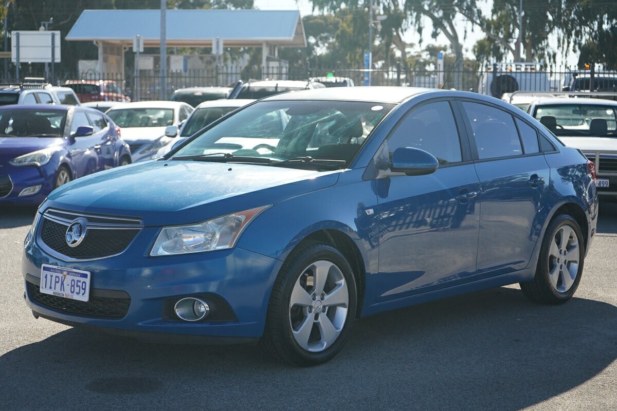 Holden Cruze image 4