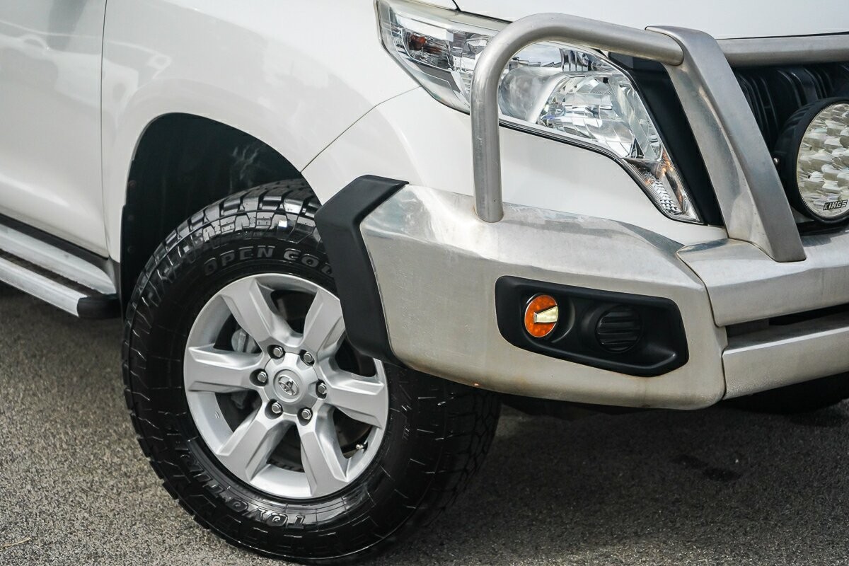 Toyota Landcruiser Prado image 2