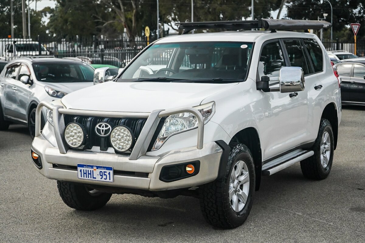 Toyota Landcruiser Prado image 4