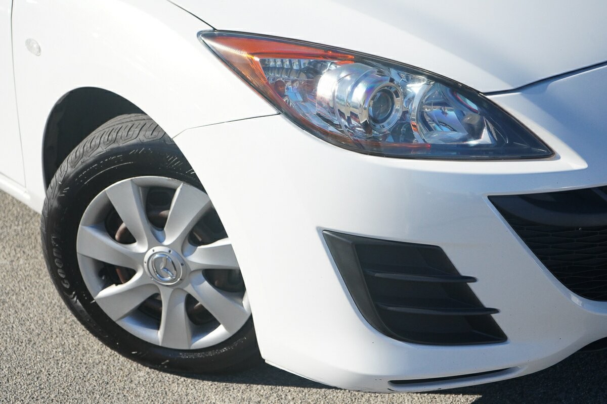 Mazda 3 image 2