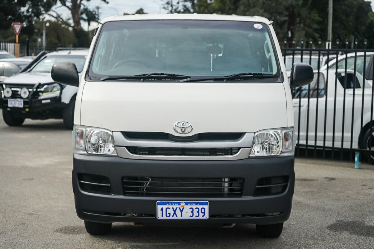 Toyota Hiace image 3