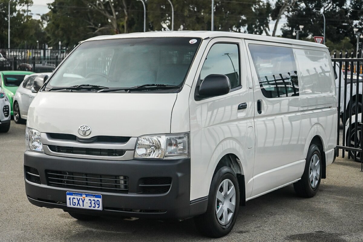Toyota Hiace image 4