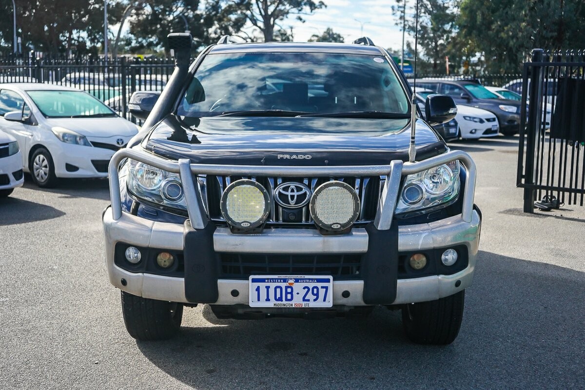 Toyota Landcruiser Prado image 3