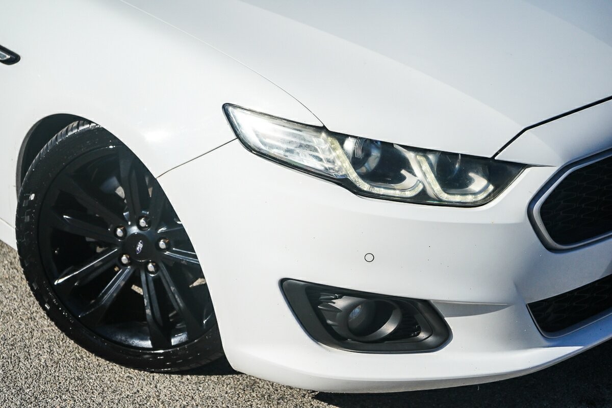 Ford Falcon image 2