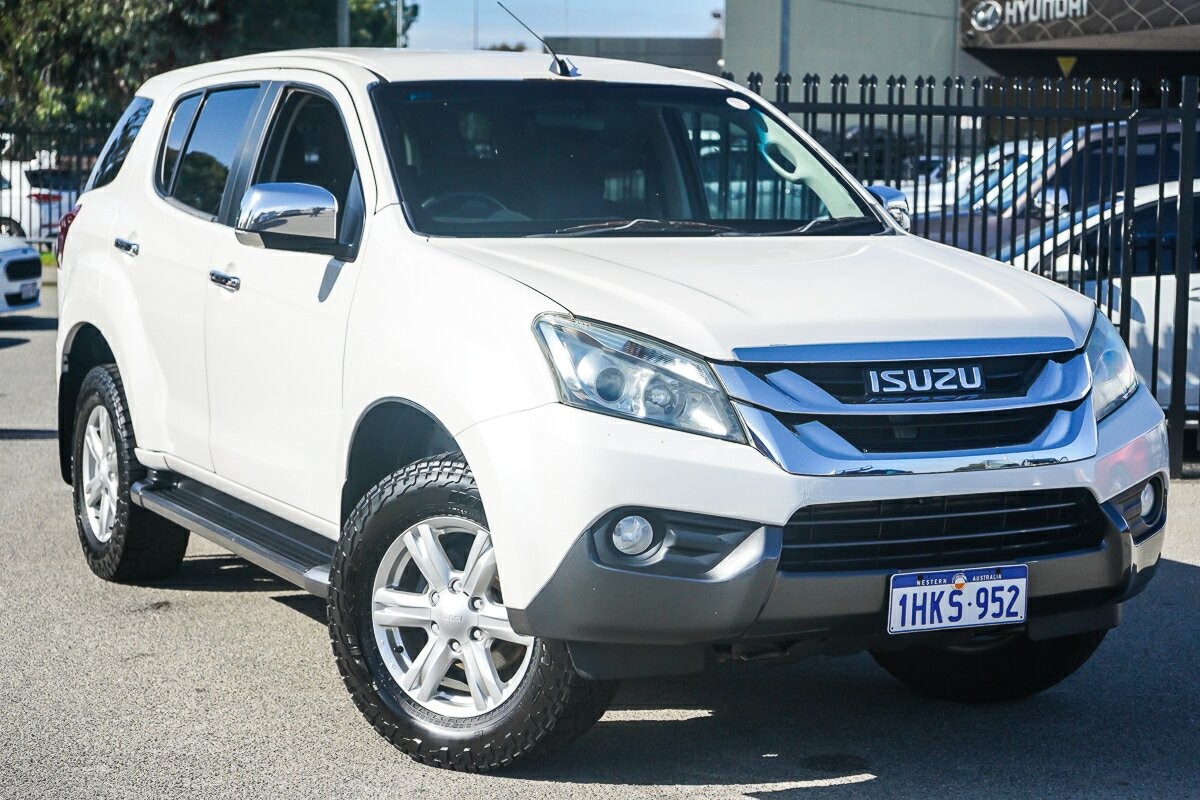 Isuzu Mu-x image 1