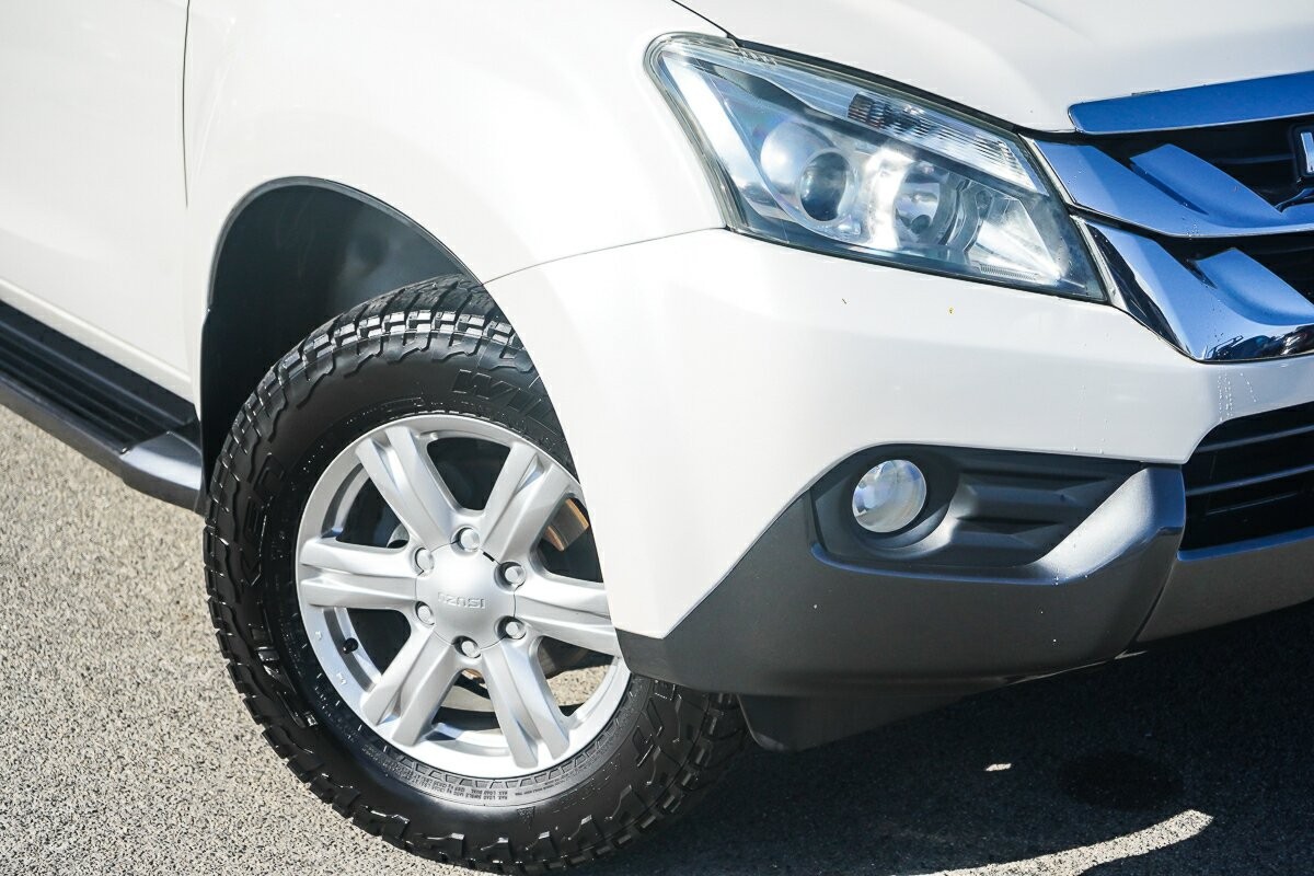 Isuzu Mu-x image 2