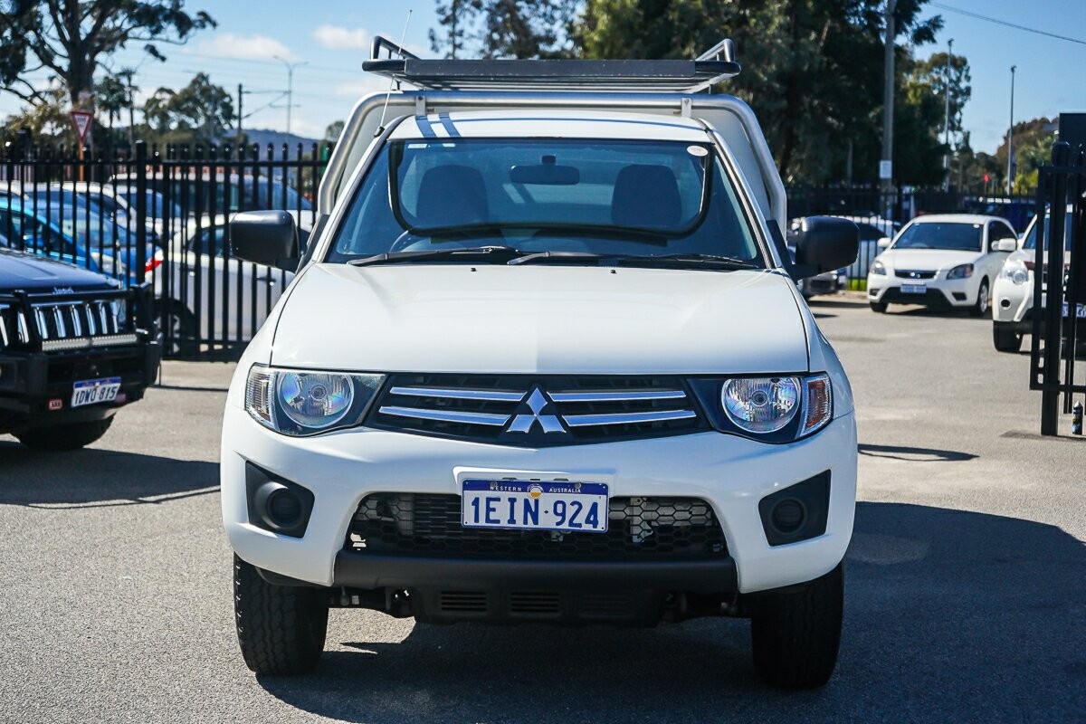 Mitsubishi Triton image 3