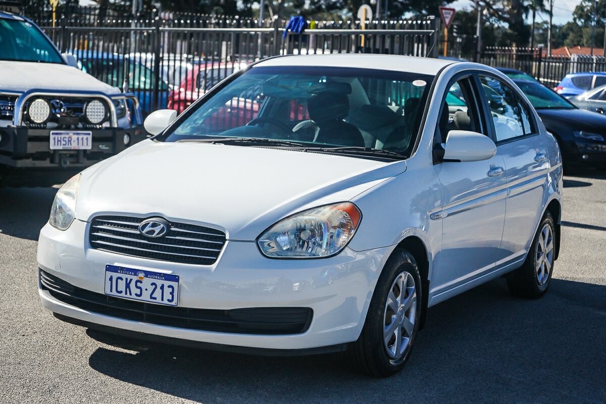 Hyundai Accent image 4
