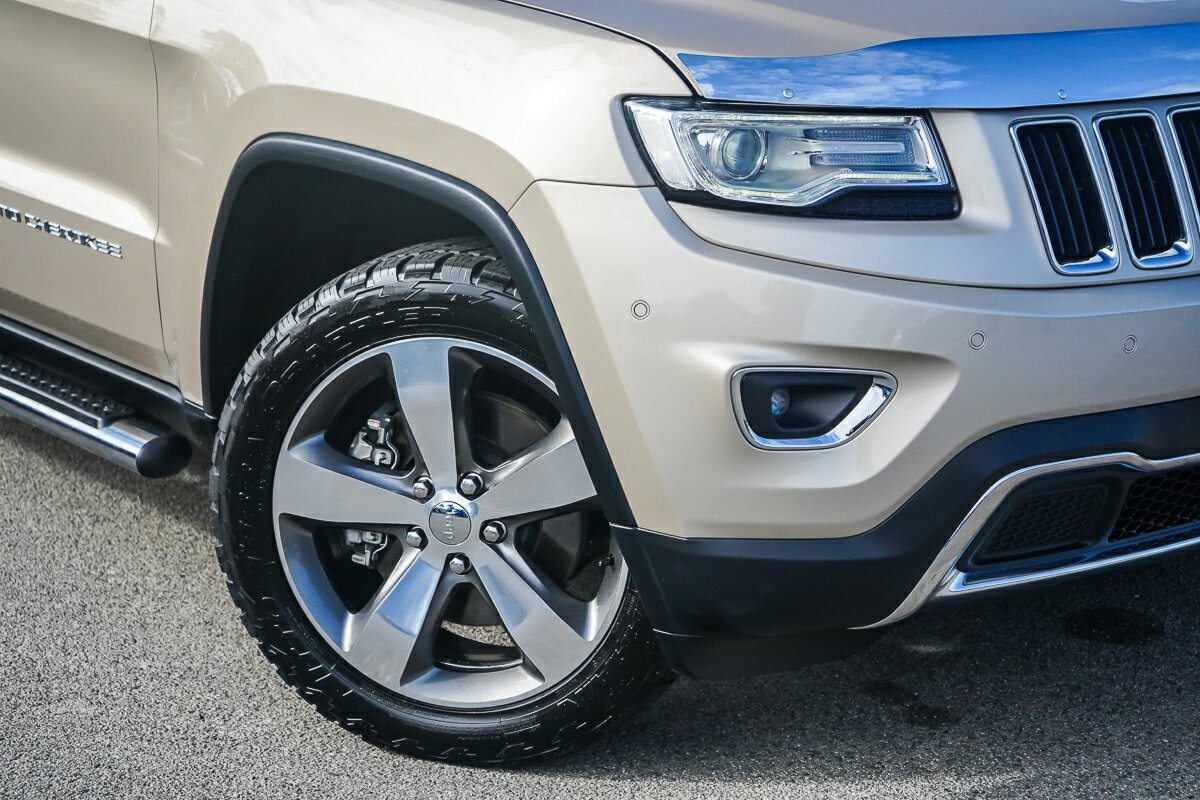 Jeep Grand Cherokee image 2