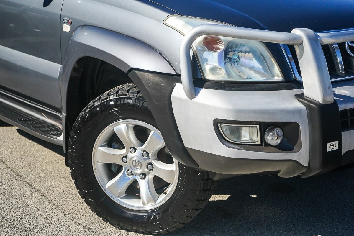 Toyota Landcruiser Prado image 2