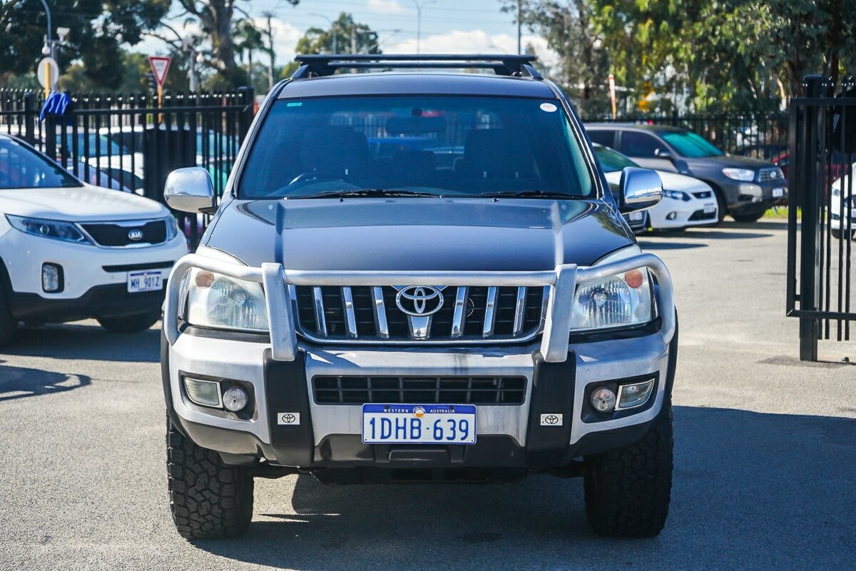 Toyota Landcruiser Prado image 3