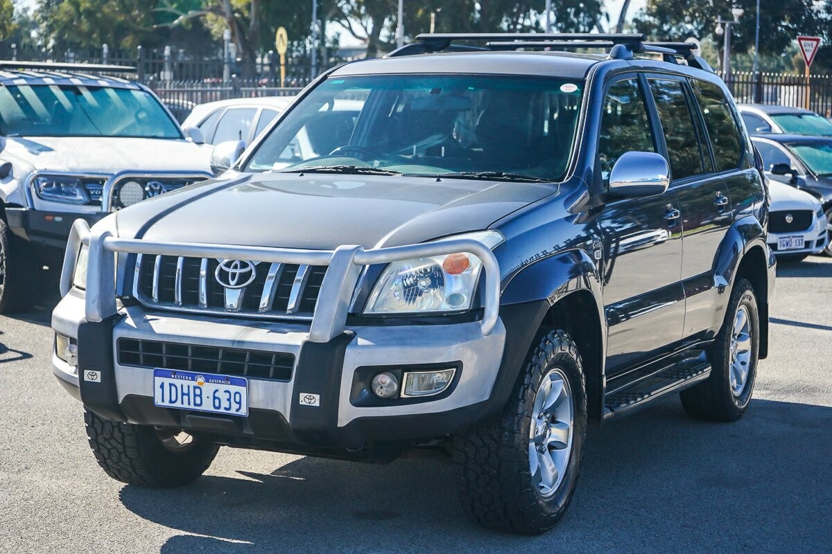 Toyota Landcruiser Prado image 4