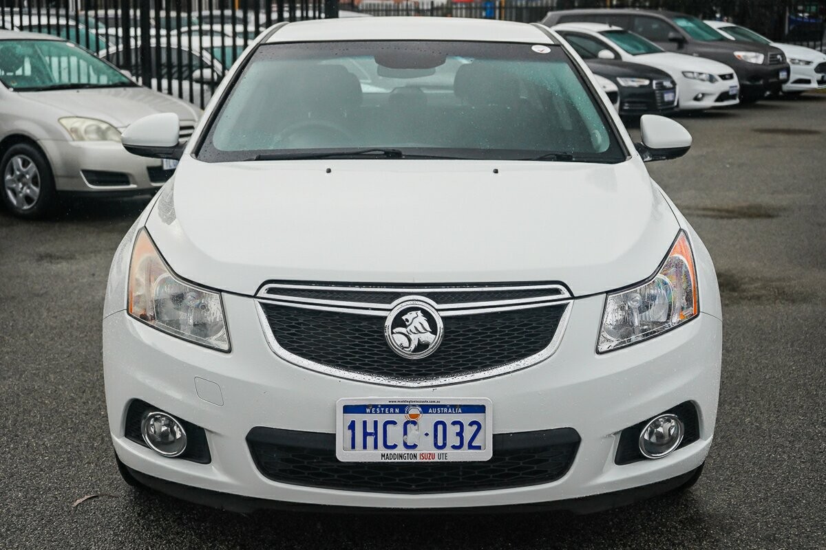 Holden Cruze image 3