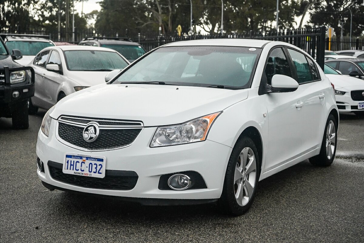 Holden Cruze image 4