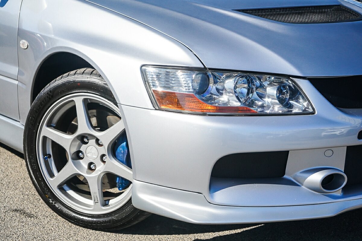 Mitsubishi Lancer image 2
