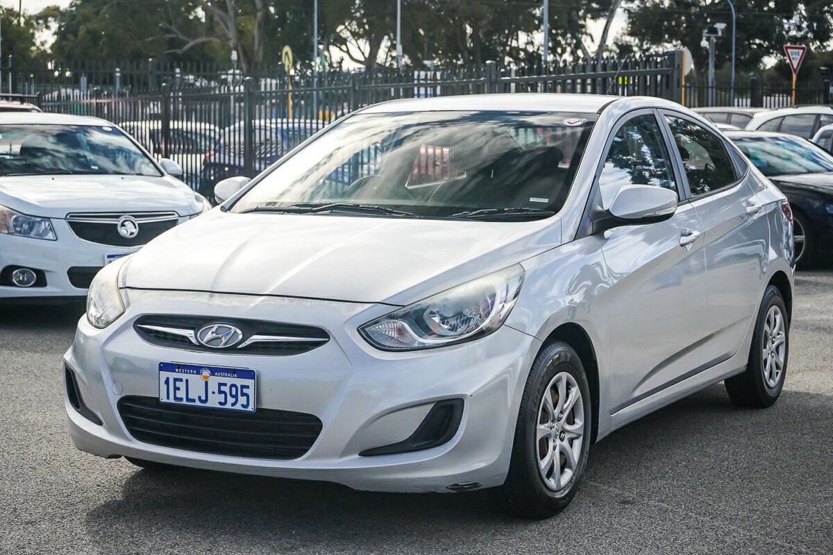 Hyundai Accent image 4