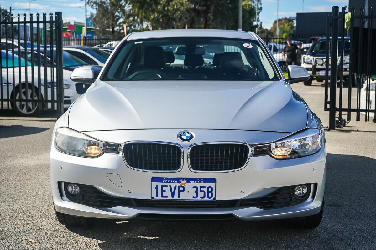 BMW 3 Series image 3