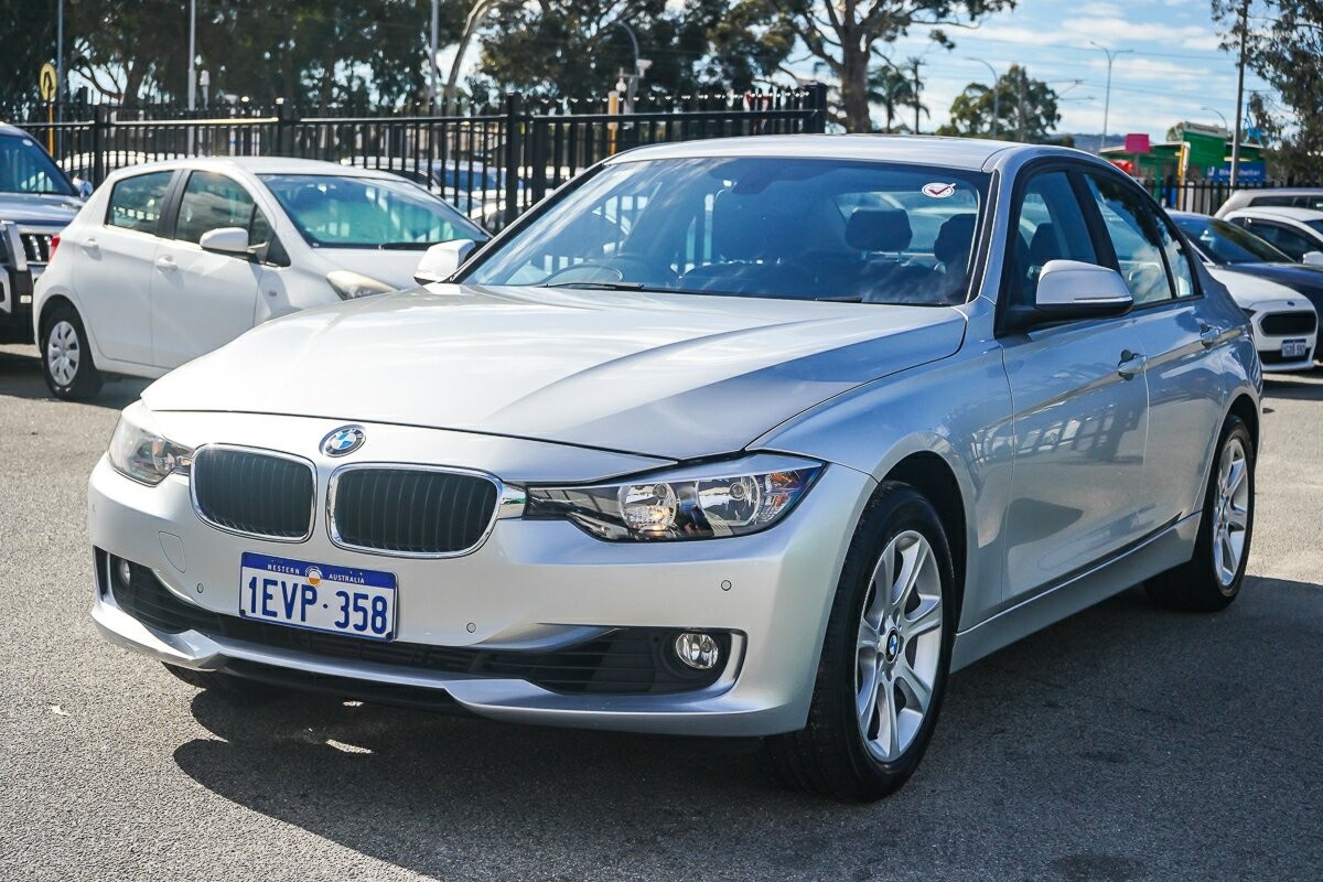 BMW 3 Series image 4
