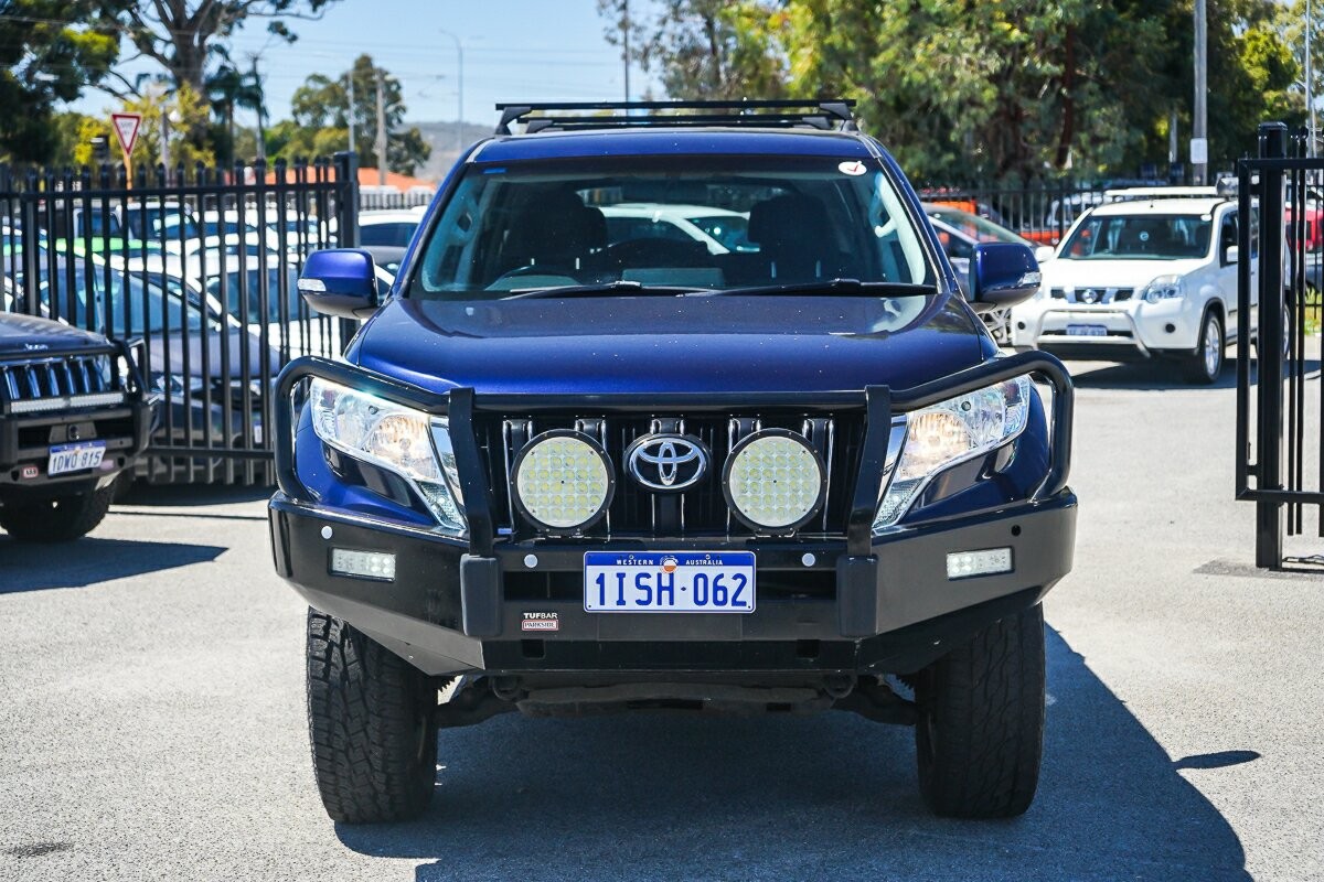 Toyota Landcruiser Prado image 3