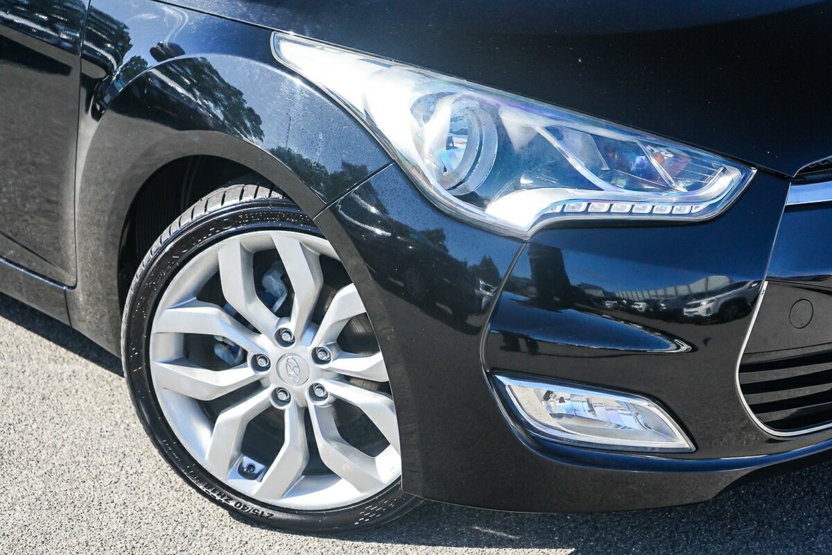 Hyundai Veloster image 2