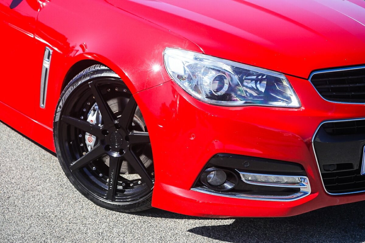 Holden Commodore image 2