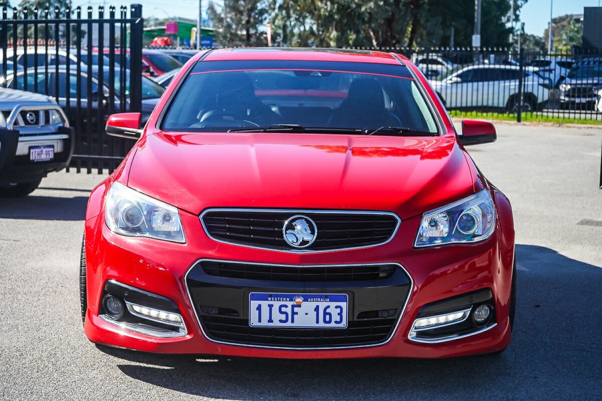 Holden Commodore image 3