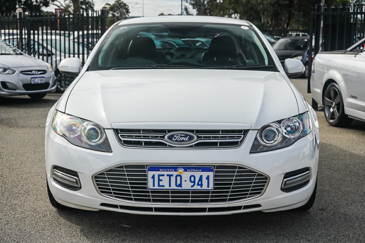 Ford Falcon image 3