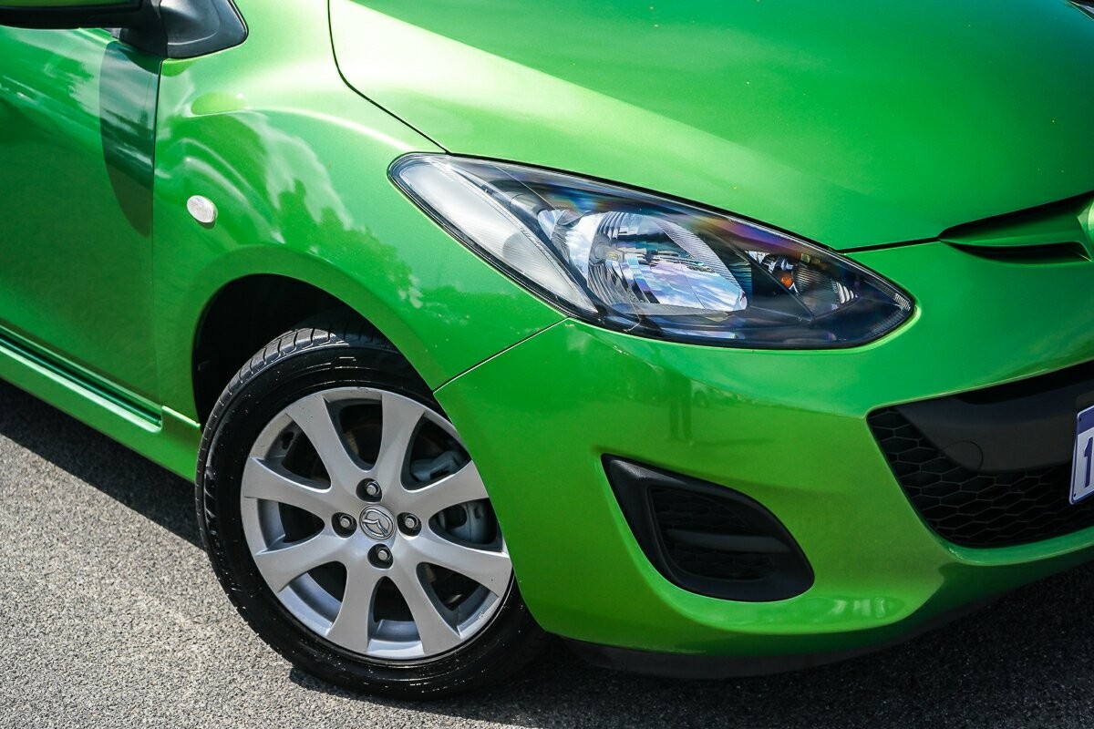 Mazda 2 image 2