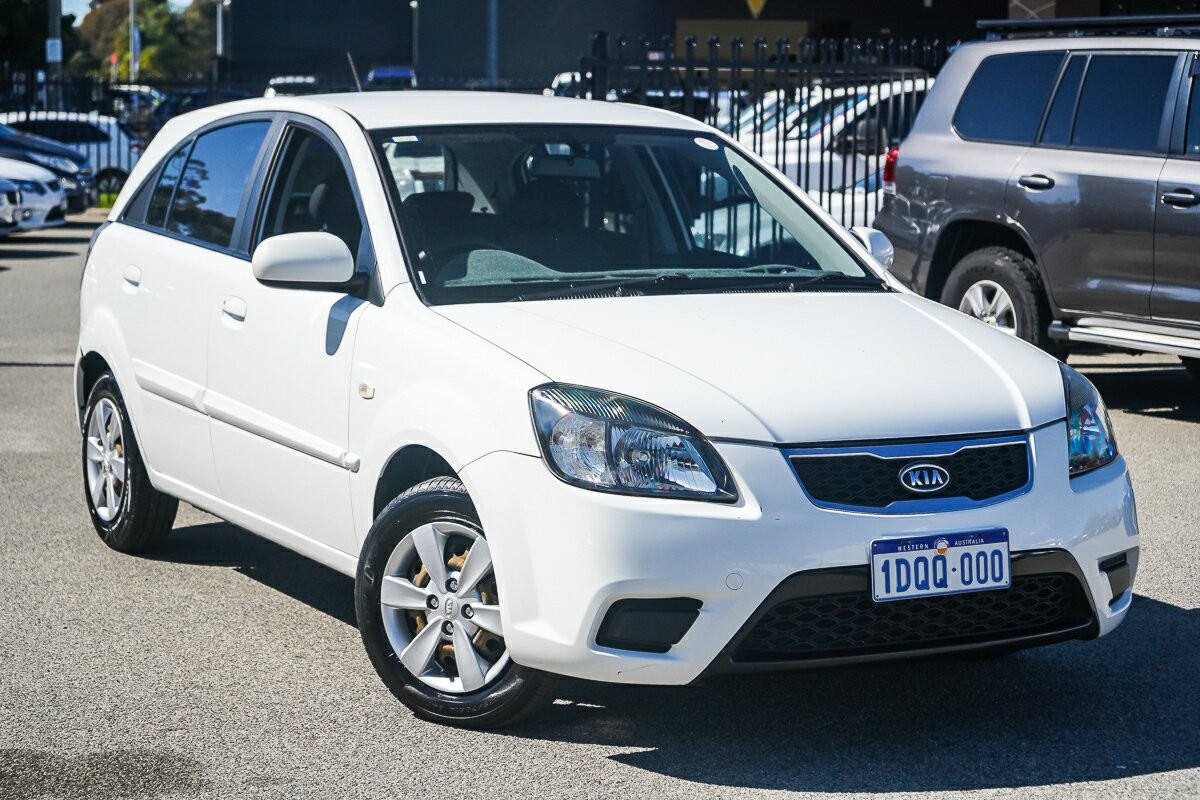 Kia Rio image 1