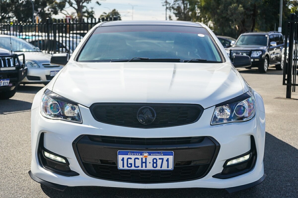Holden Commodore image 3