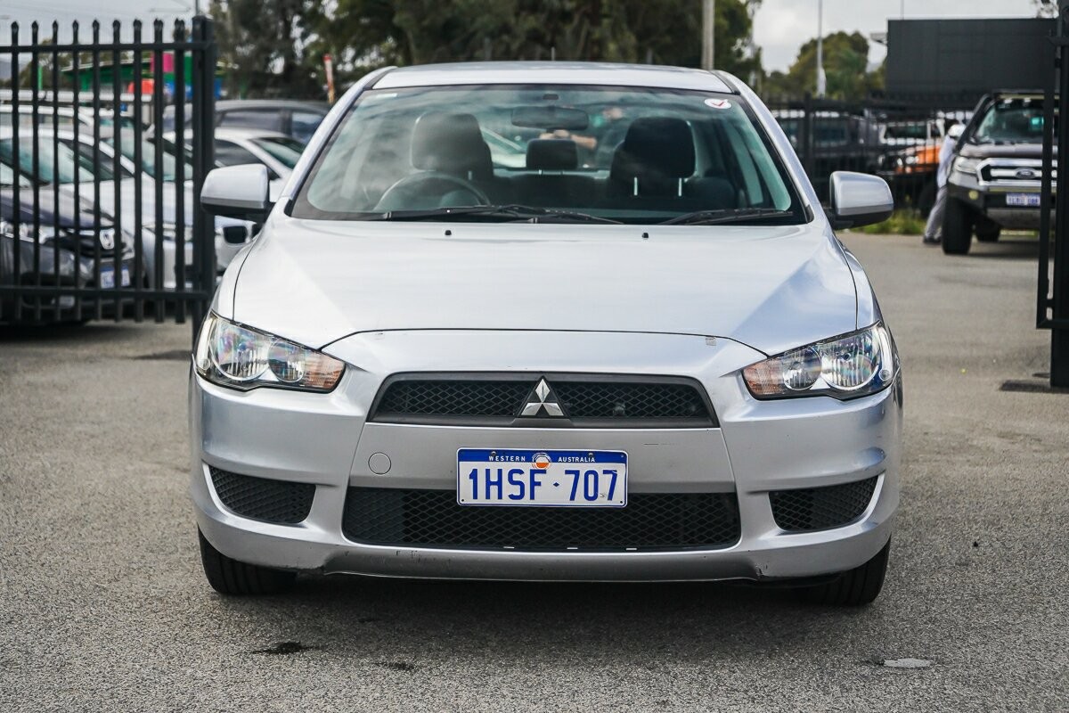 Mitsubishi Lancer image 3