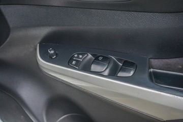https://vehicle-cdn.autoleague.cloud/4294_81008899_12.jpg