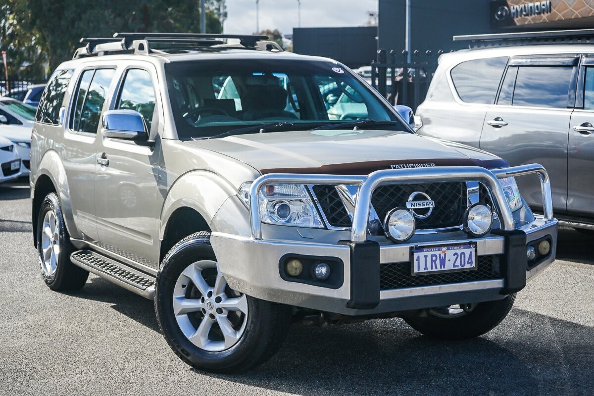Nissan Pathfinder image 1