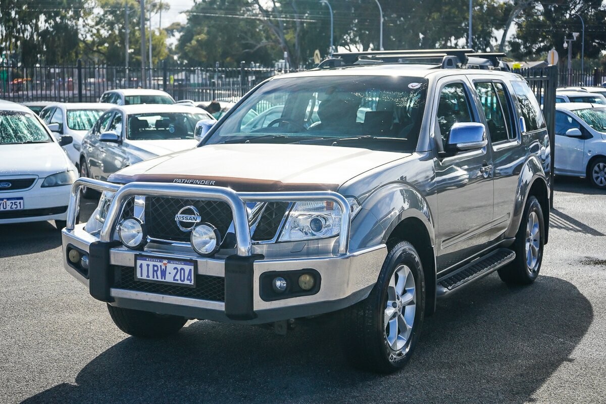 Nissan Pathfinder image 4