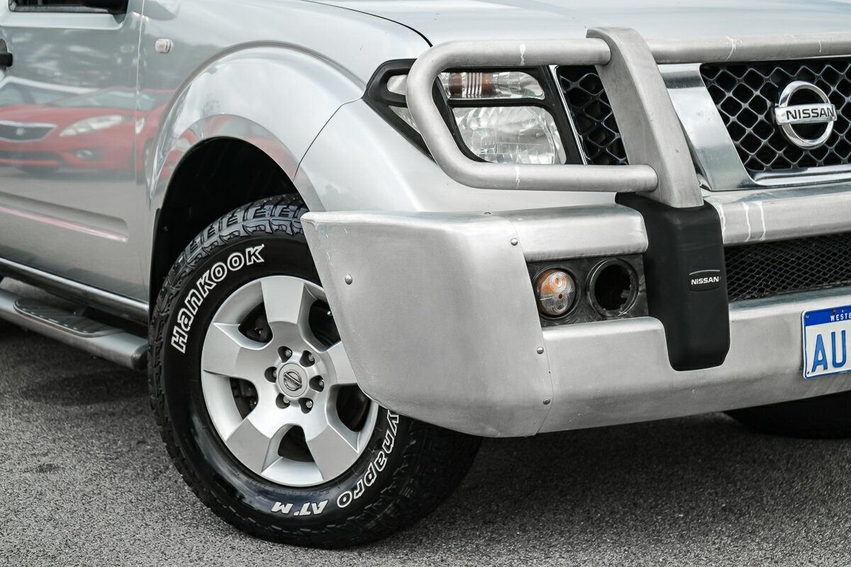 Nissan Navara image 2