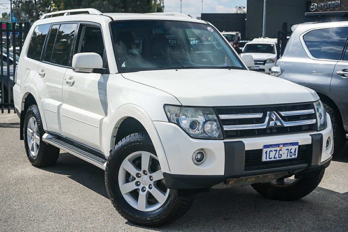 Mitsubishi Pajero image 1