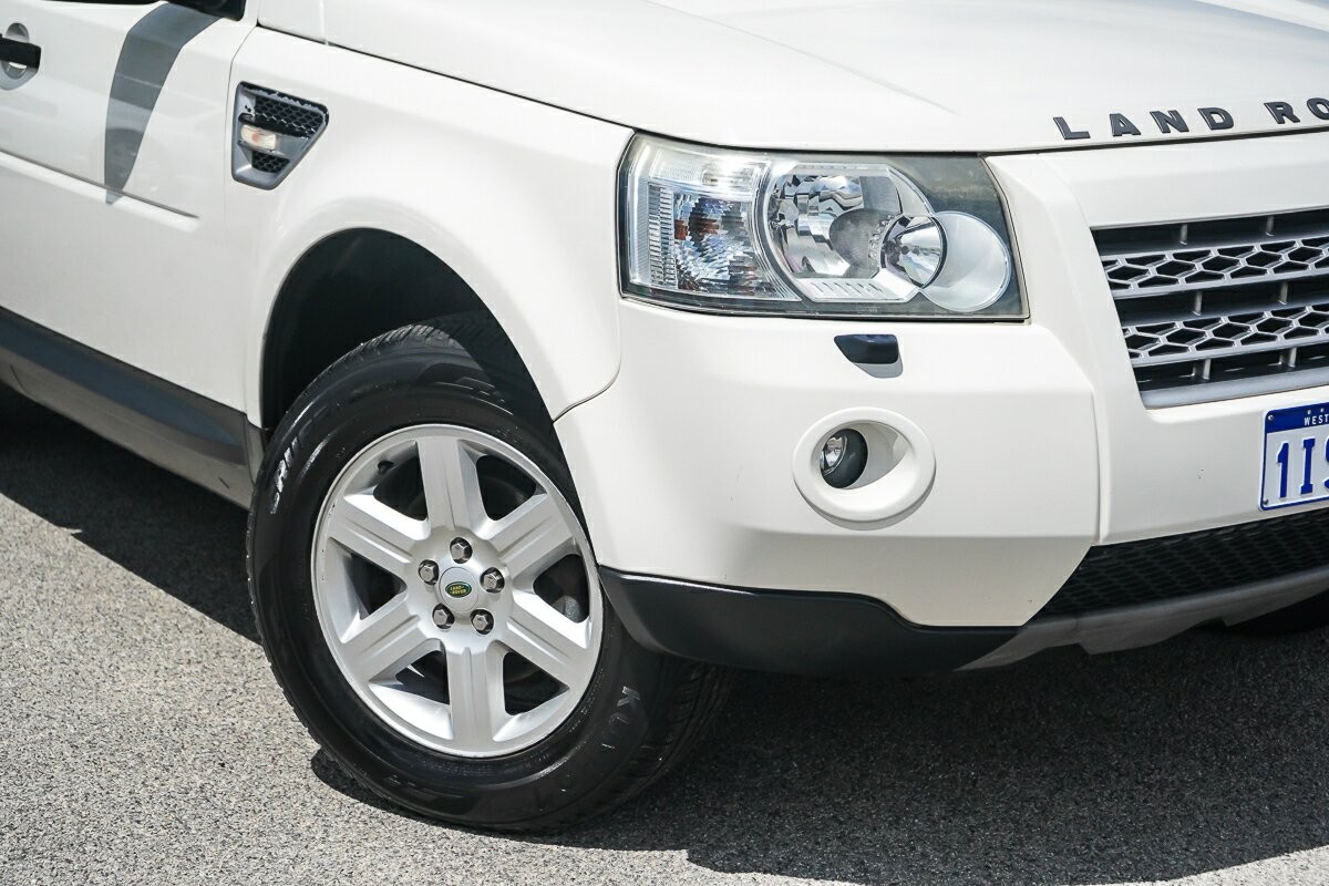 Land Rover Freelander 2 image 2