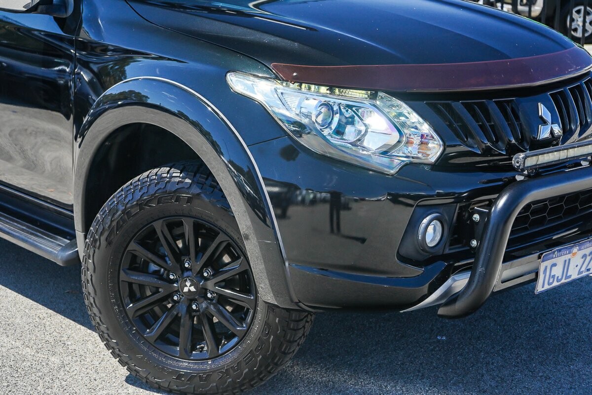 Mitsubishi Triton image 2