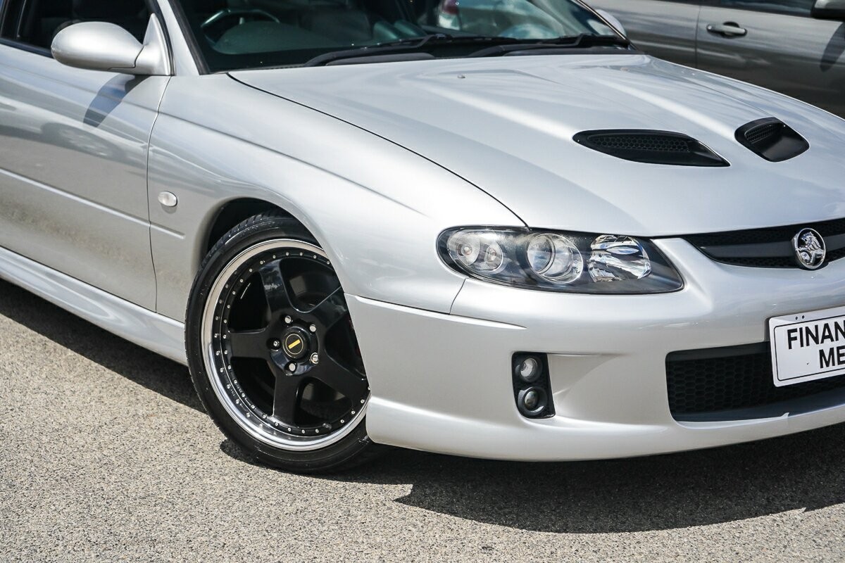 Holden Monaro image 2