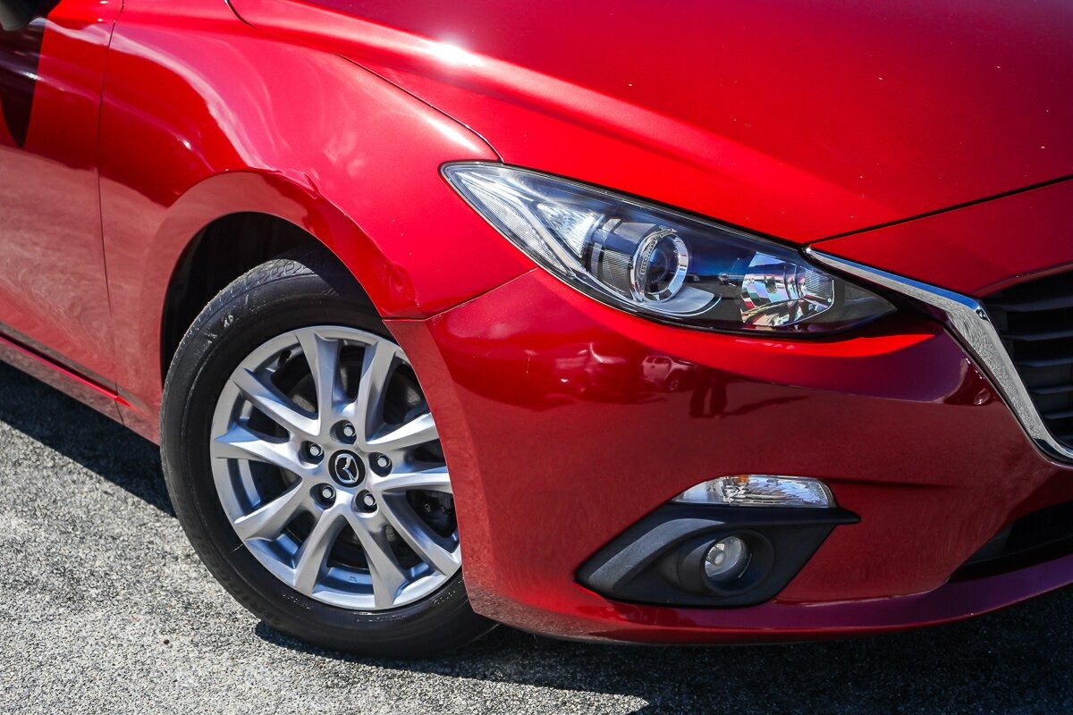 Mazda 3 image 2