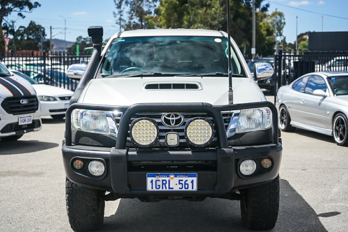 Toyota Hilux image 3