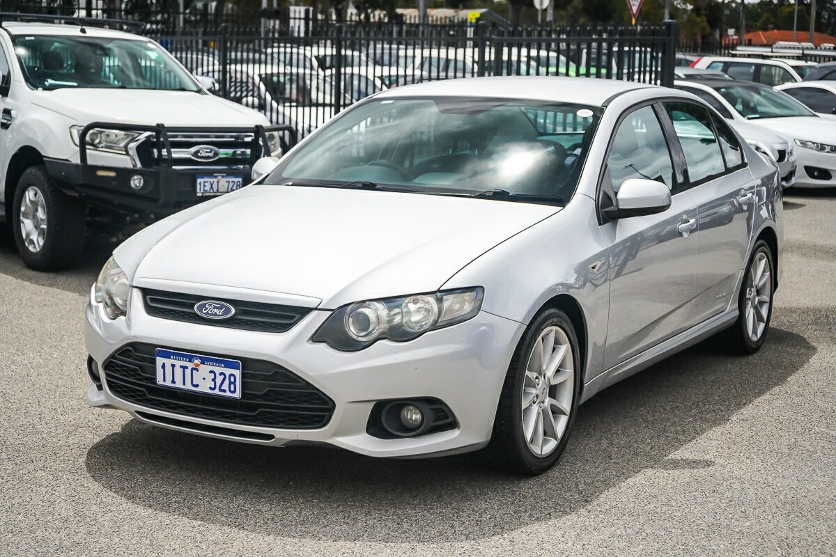 Ford Falcon image 4
