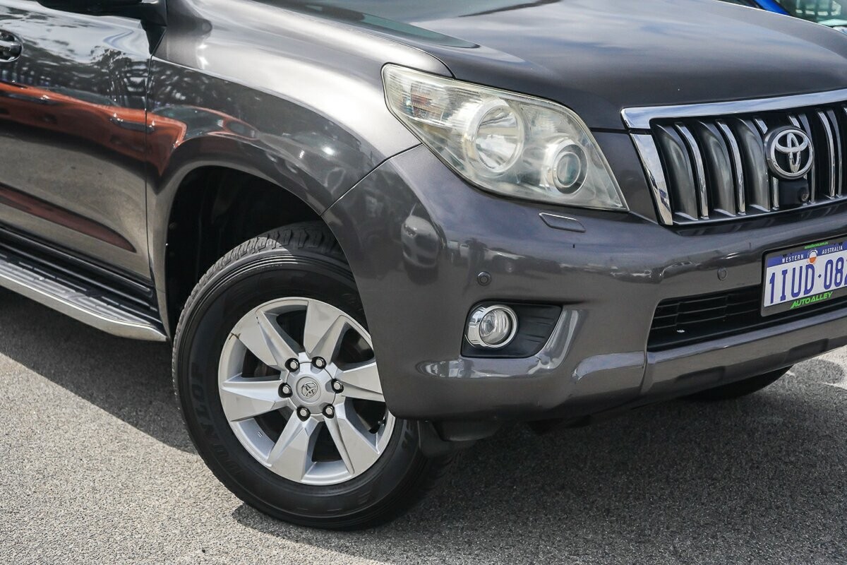 Toyota Landcruiser Prado image 2
