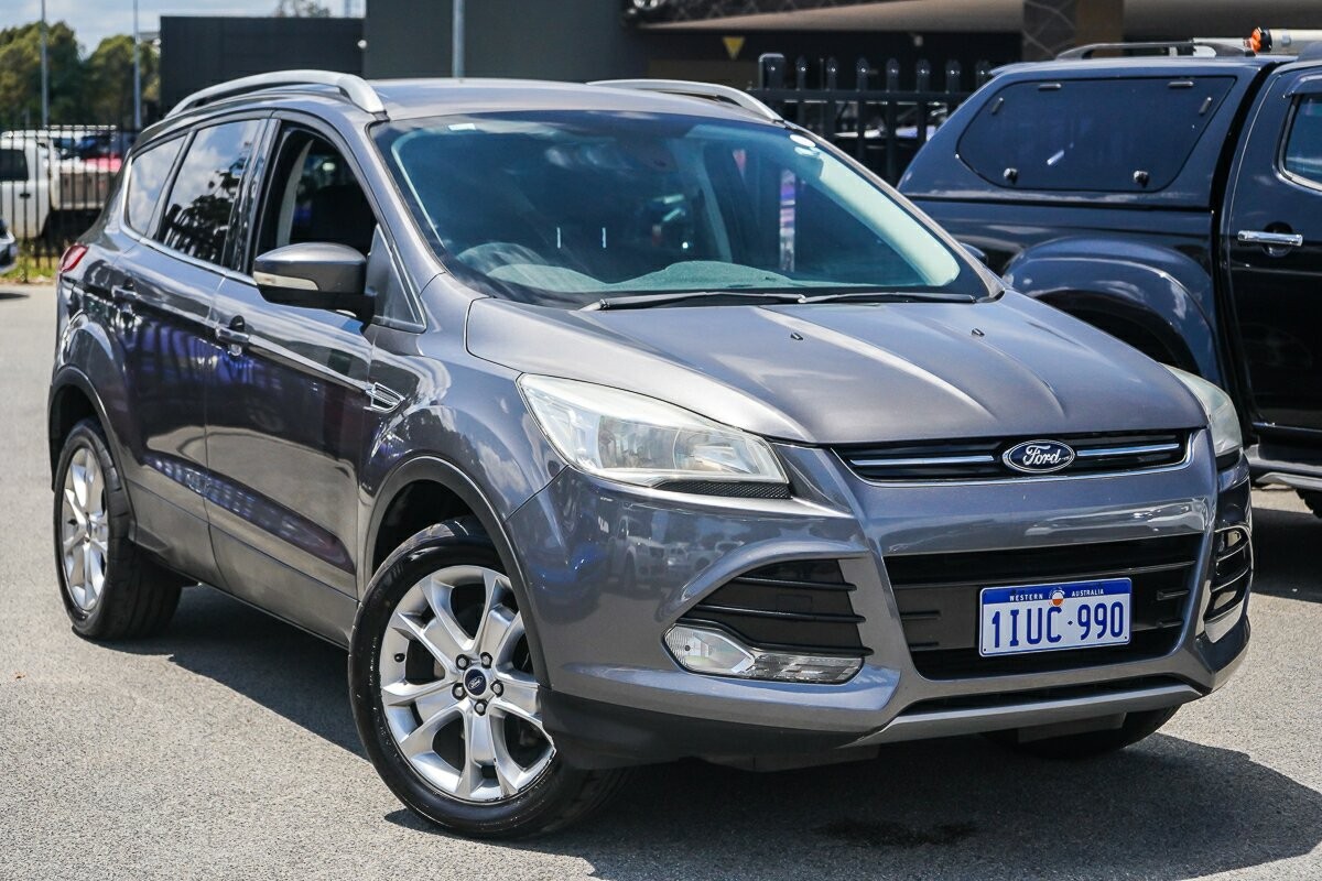 Ford Kuga image 1