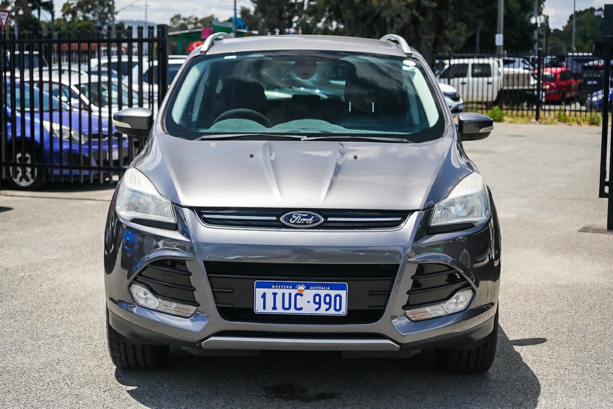 Ford Kuga image 3