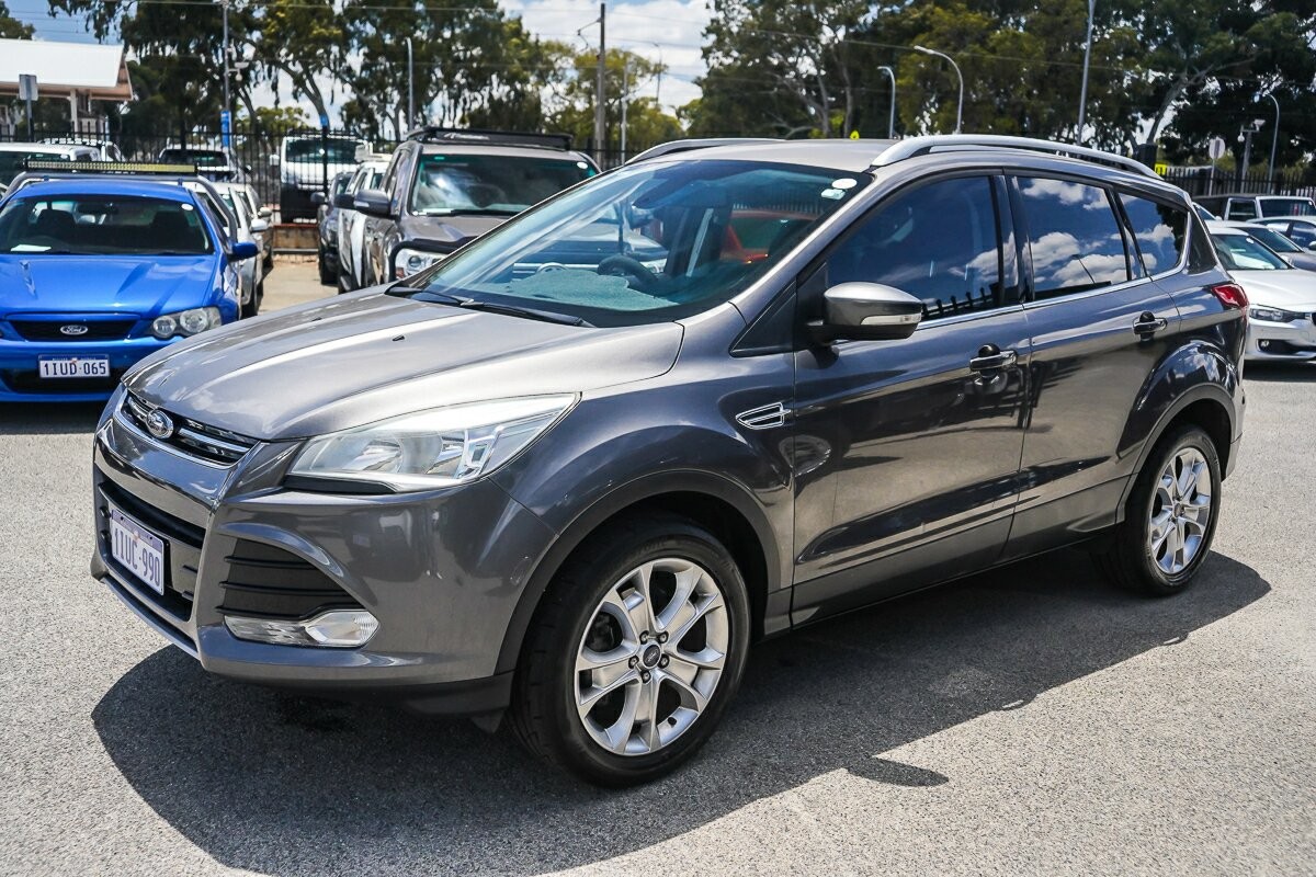 Ford Kuga image 4