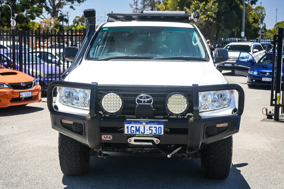 Toyota Landcruiser image 3