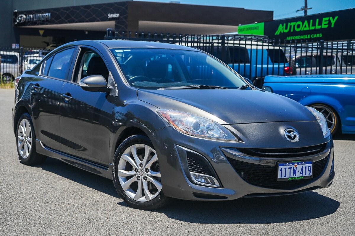 Mazda 3 image 1