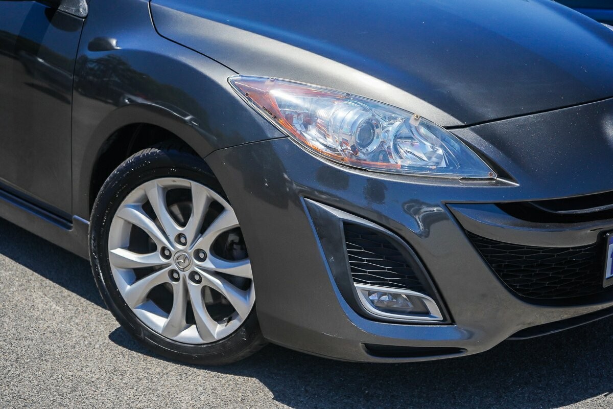 Mazda 3 image 2